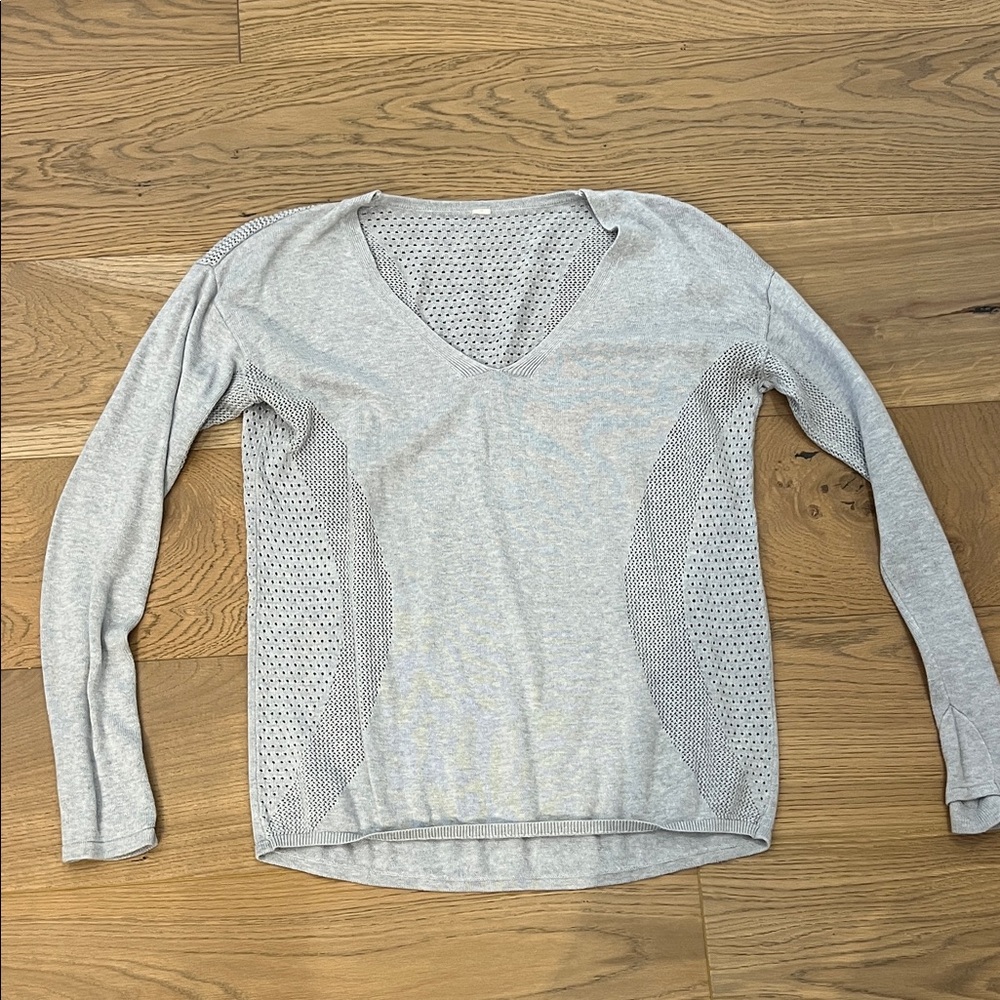 Lululemon Gray V-Neck Women's Top